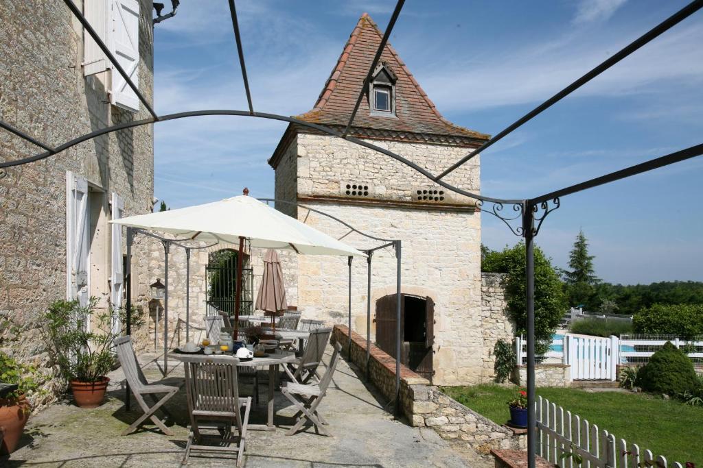 Les Vents Bleus Hotel Donnazac Exterior photo