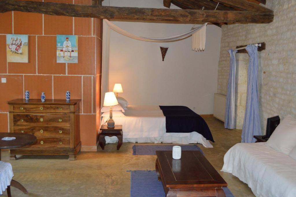 Les Vents Bleus Hotel Donnazac Room photo