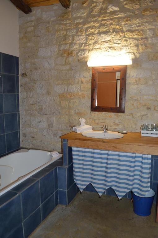 Les Vents Bleus Hotel Donnazac Room photo